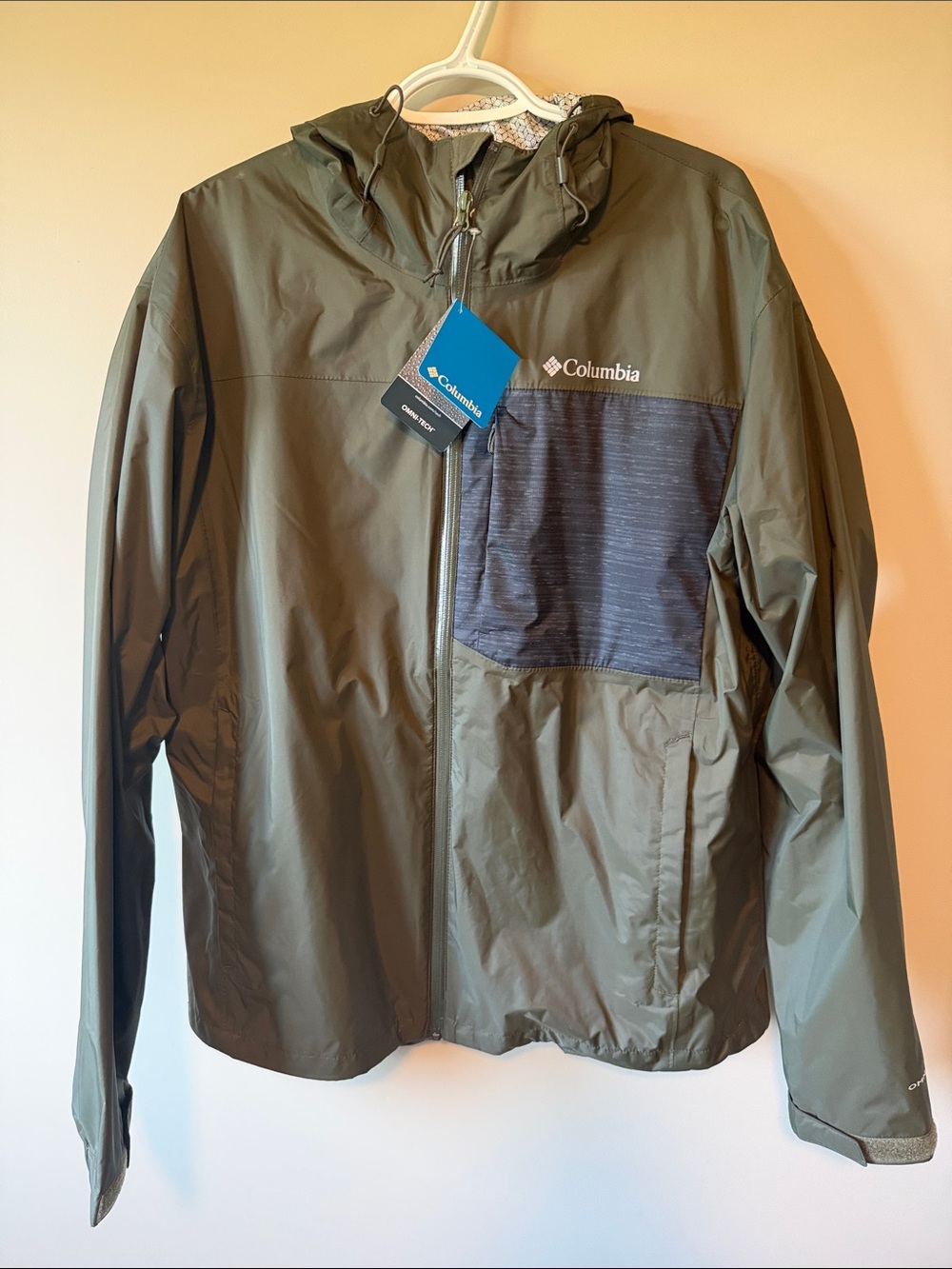 NWT Columbia Omni-Tech Waterproof Rain Jacket Hooded Olive Green Gray Men's XL
